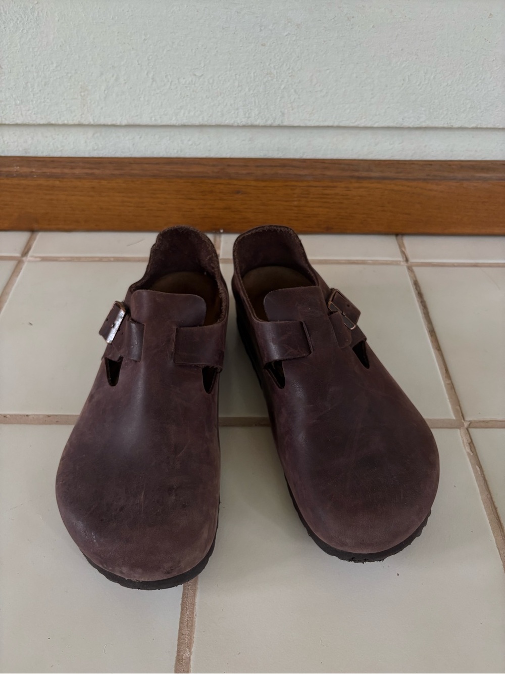 Birkenstock London Oiled Brown Leather Slip-On Clogs with Buckle